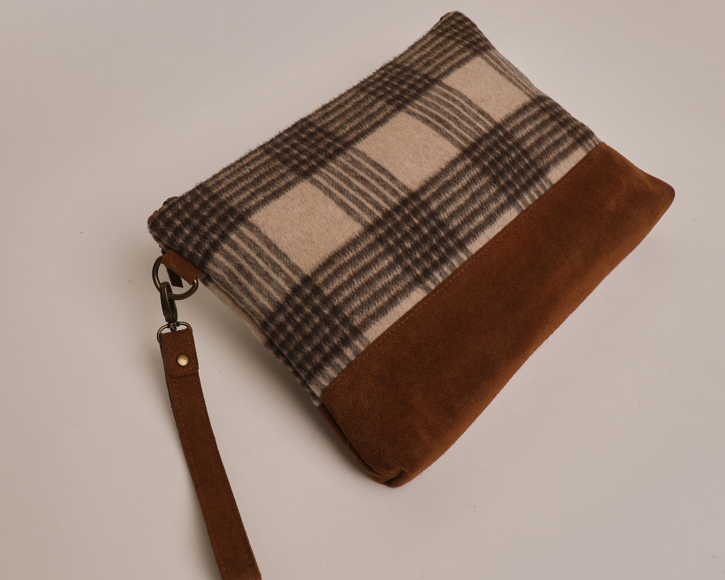 MIMOSA CLUTCH BROWN